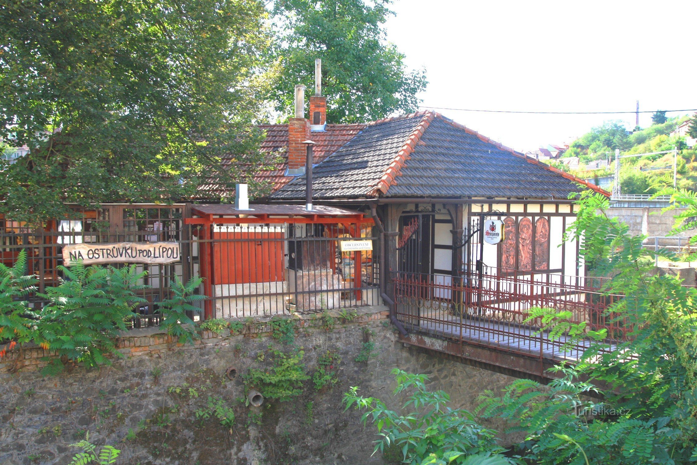 Bílovice nad Svitavou - pub On an island under a lime tree