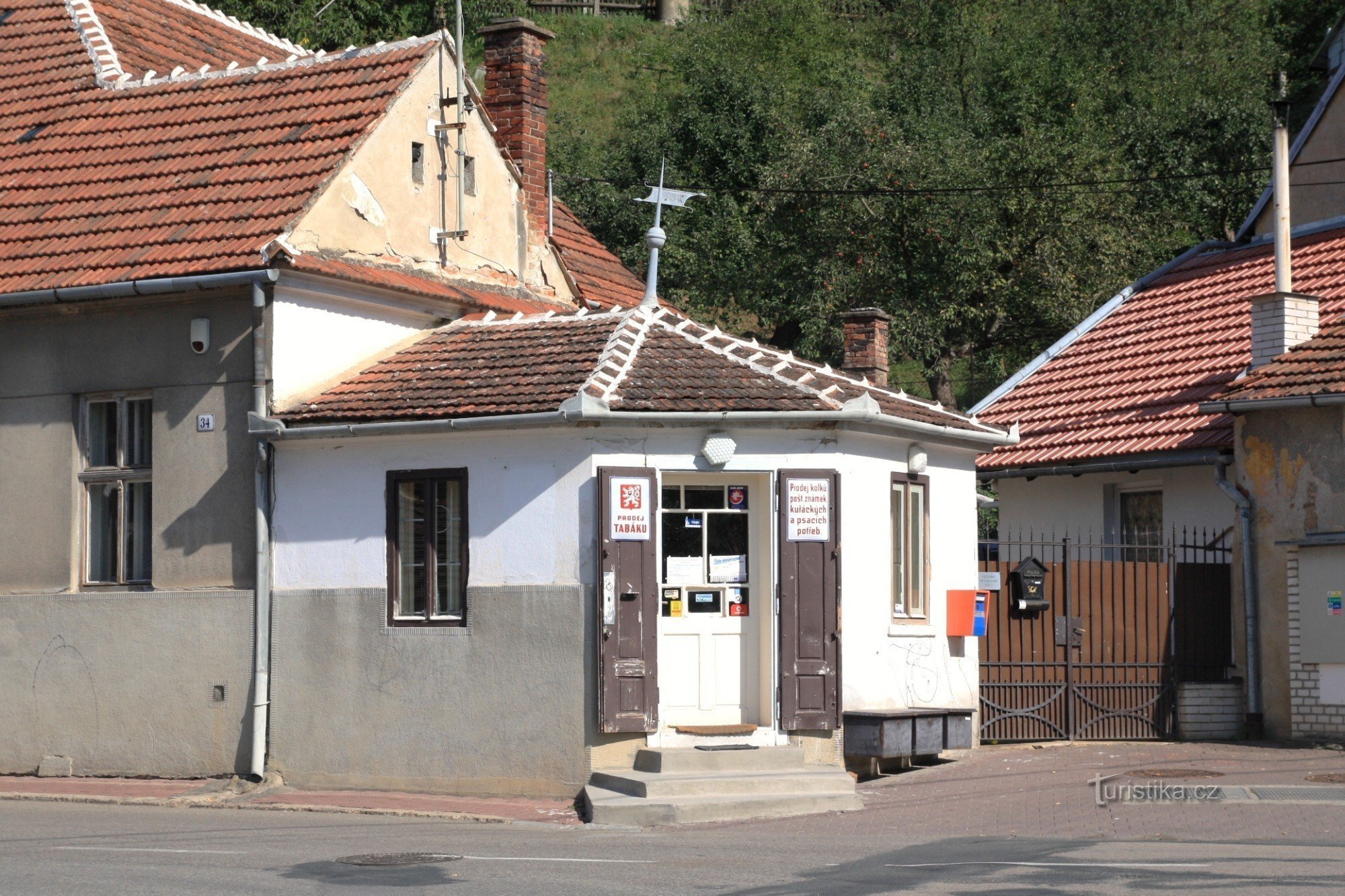 Bílovice nad Svitavou - Tobacconist near the chapel