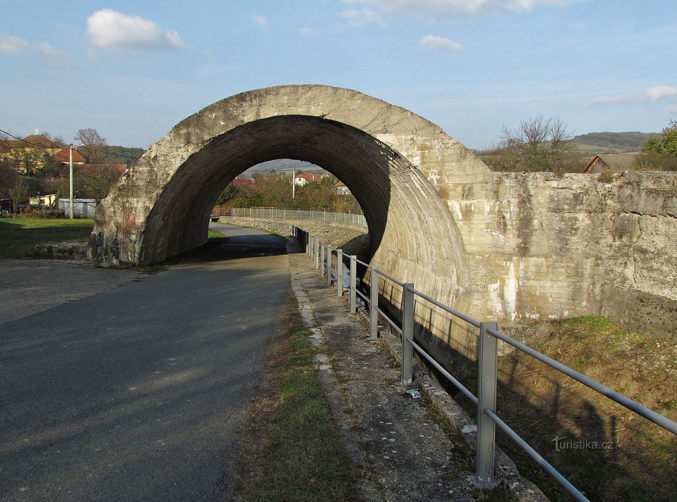 Bizarre Ludkovice-bruggen