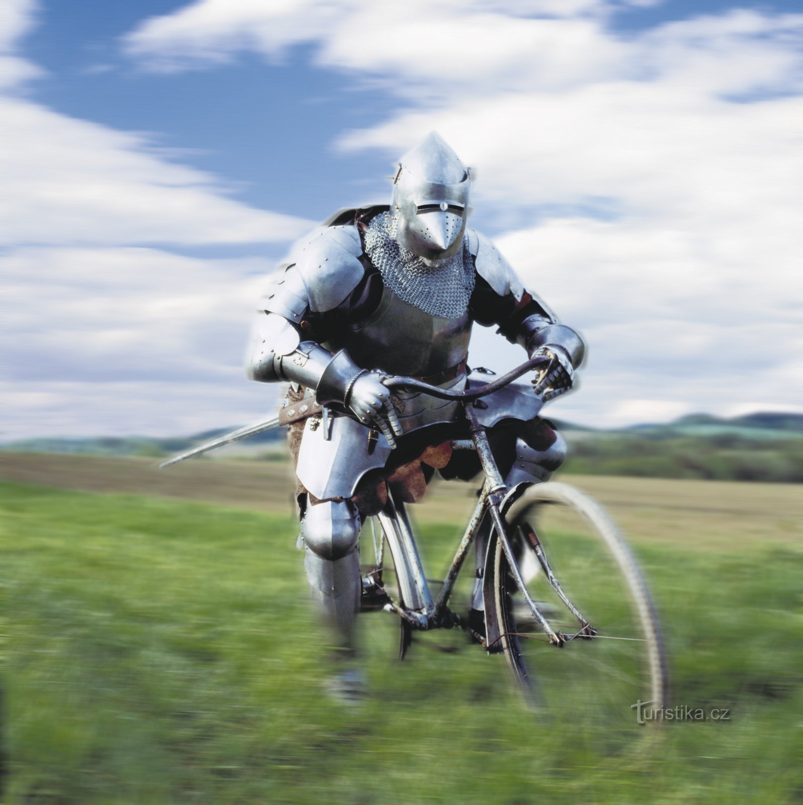 Cykelriddarna från Blanič rider från Načeradka lördagen den 8 juni