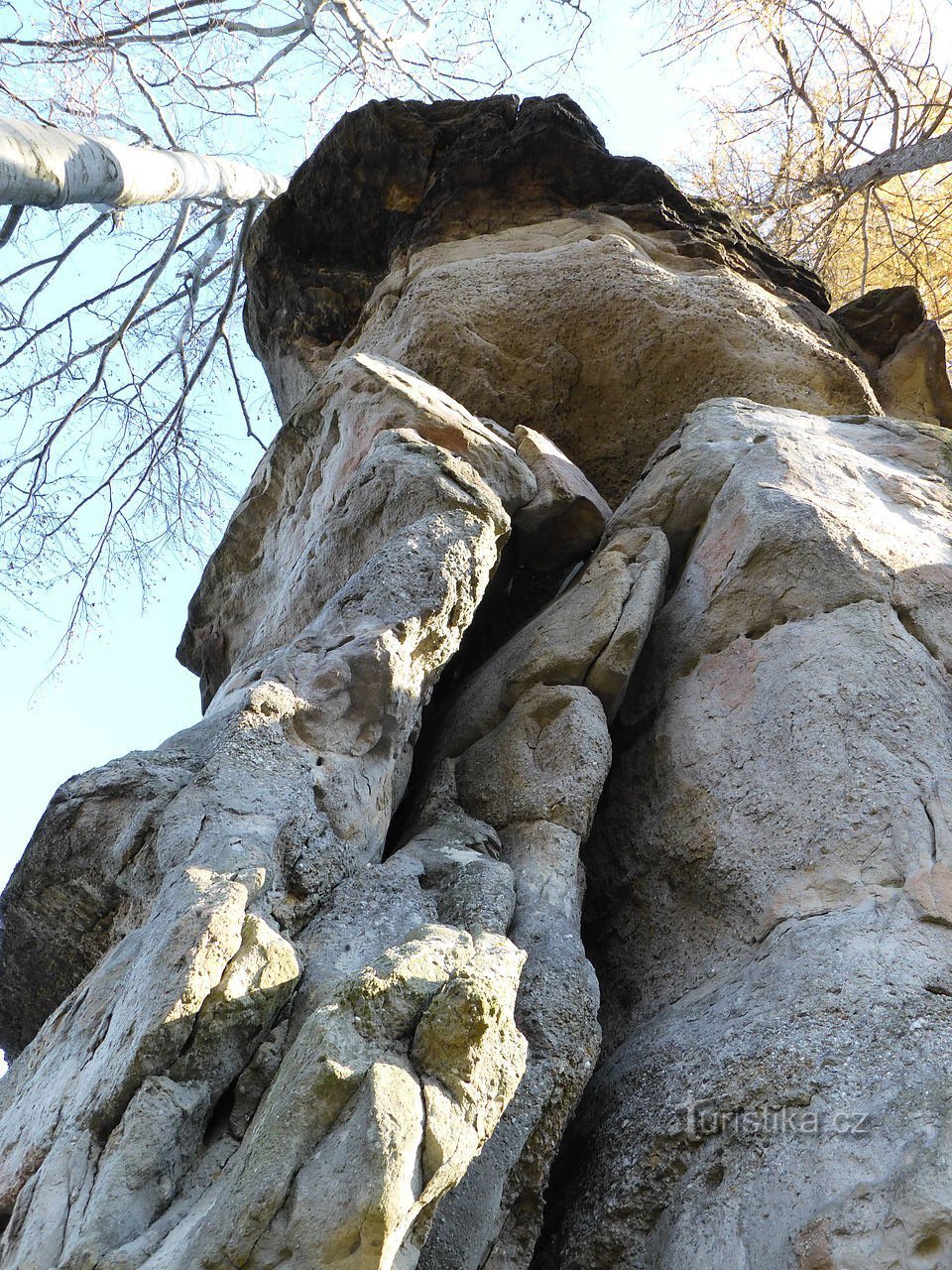 A closer look at Jestrábí waterfall and