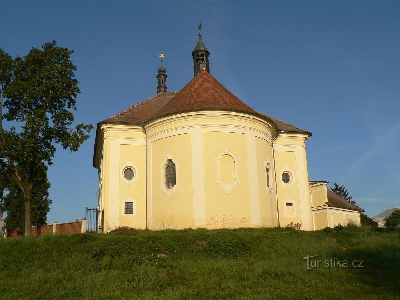 Blovice, Presbyterium der Kirche St. J. Evangelist