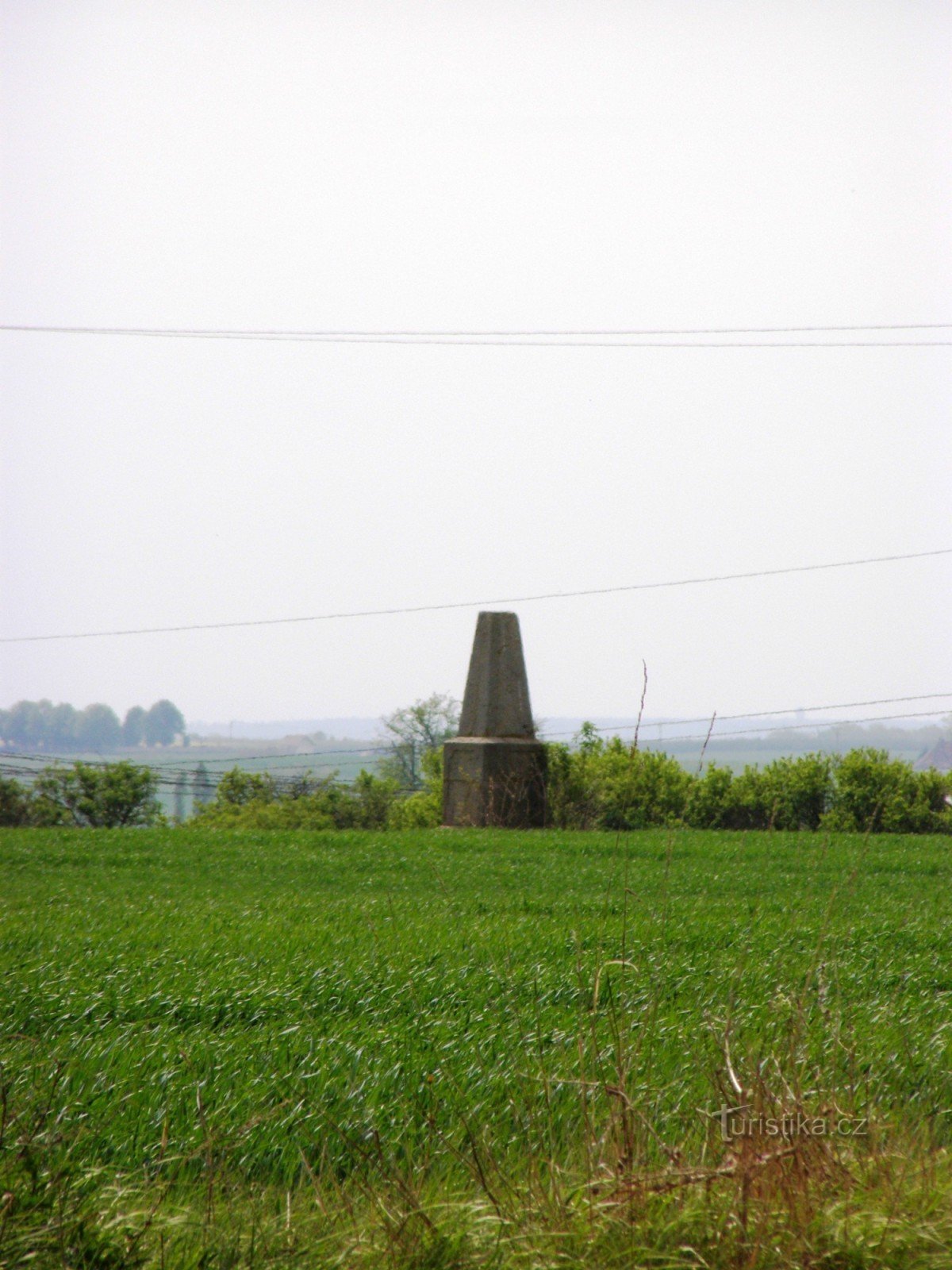 Point de triangulation militaire de 1862 à 98 près de Vlkov