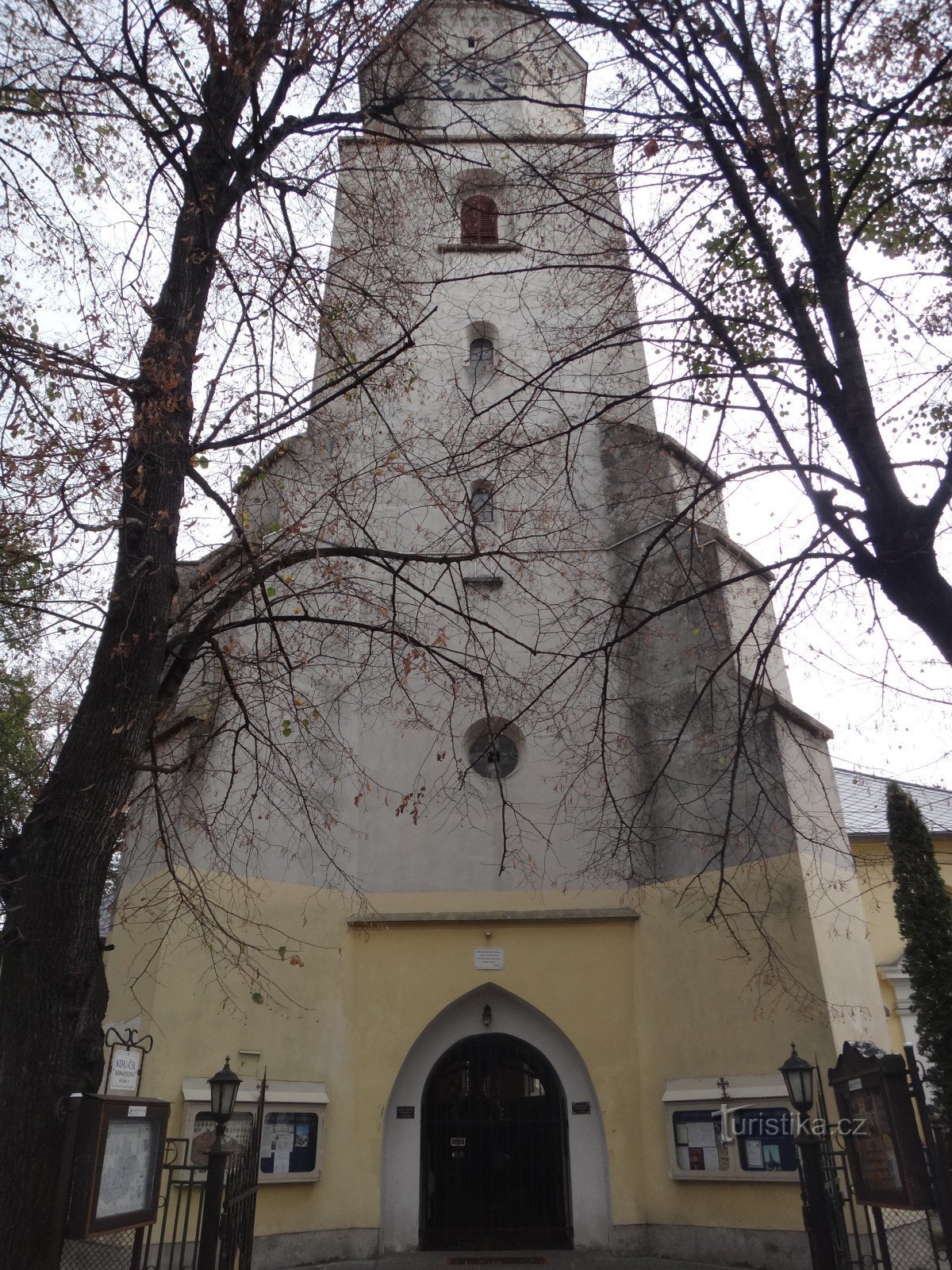 Bohumín Kirche der Geburt der Jungfrau Maria Vorderansicht