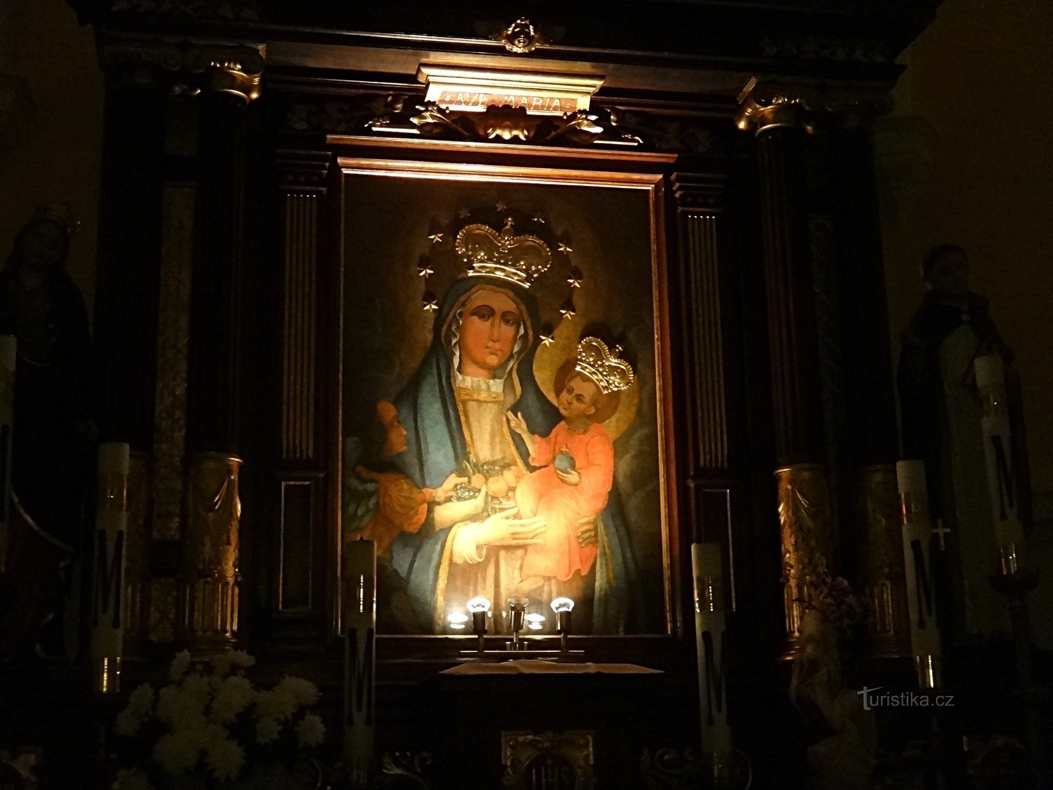 Bohumín 对圣母玛利亚的爱情形象，神圣的王冠