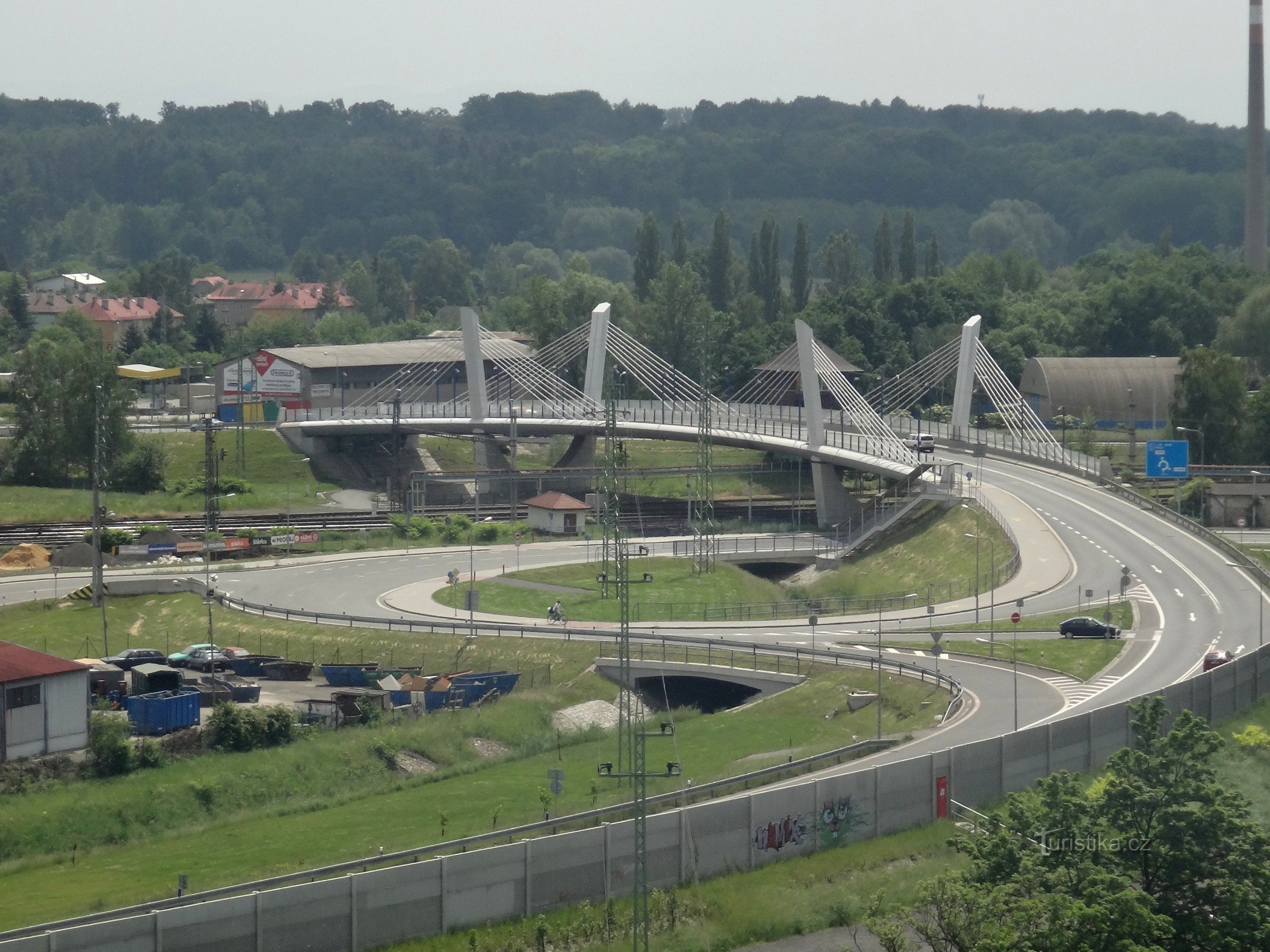 Bohumín uitzicht vanaf de toren op de brug over de spoorlijn die Nový Bohumín en Bohumín-Skřečoň met elkaar verbindt