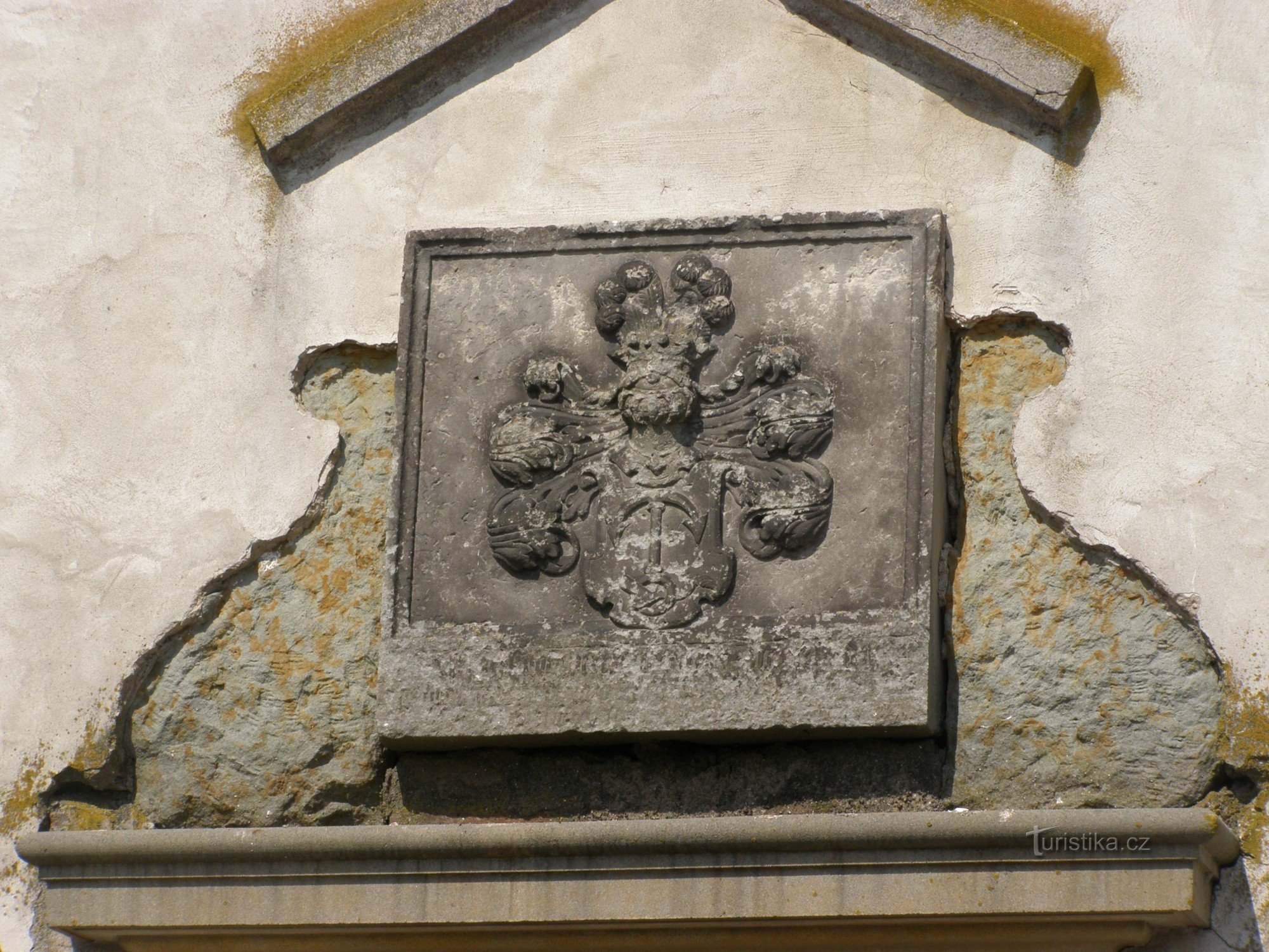 Bohuslavice - iglesia de St. Nicolás con la campana