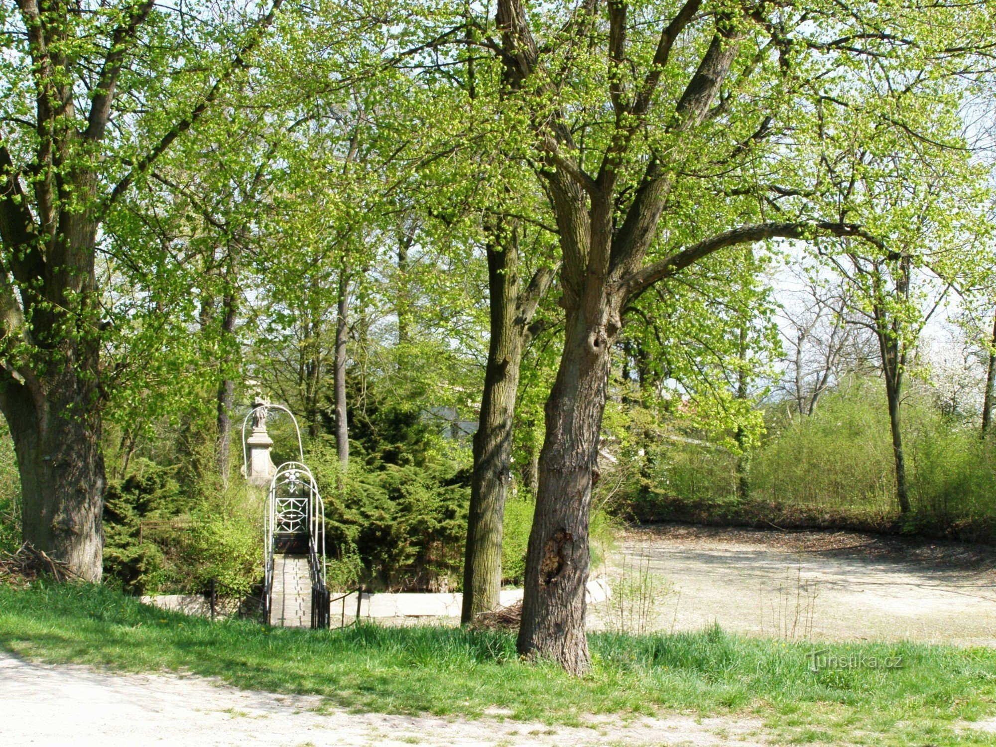 Bohuslavice nad Metují - former fortress