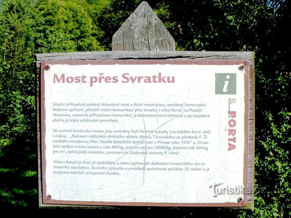 Borač, en mindeværdig buebro over floden Svratka