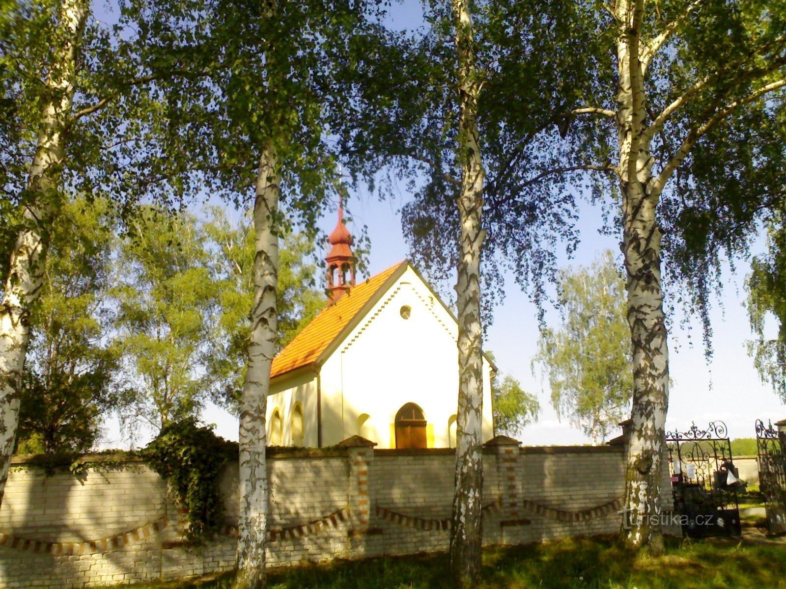 Borek - kappeli kylän ulkopuolella