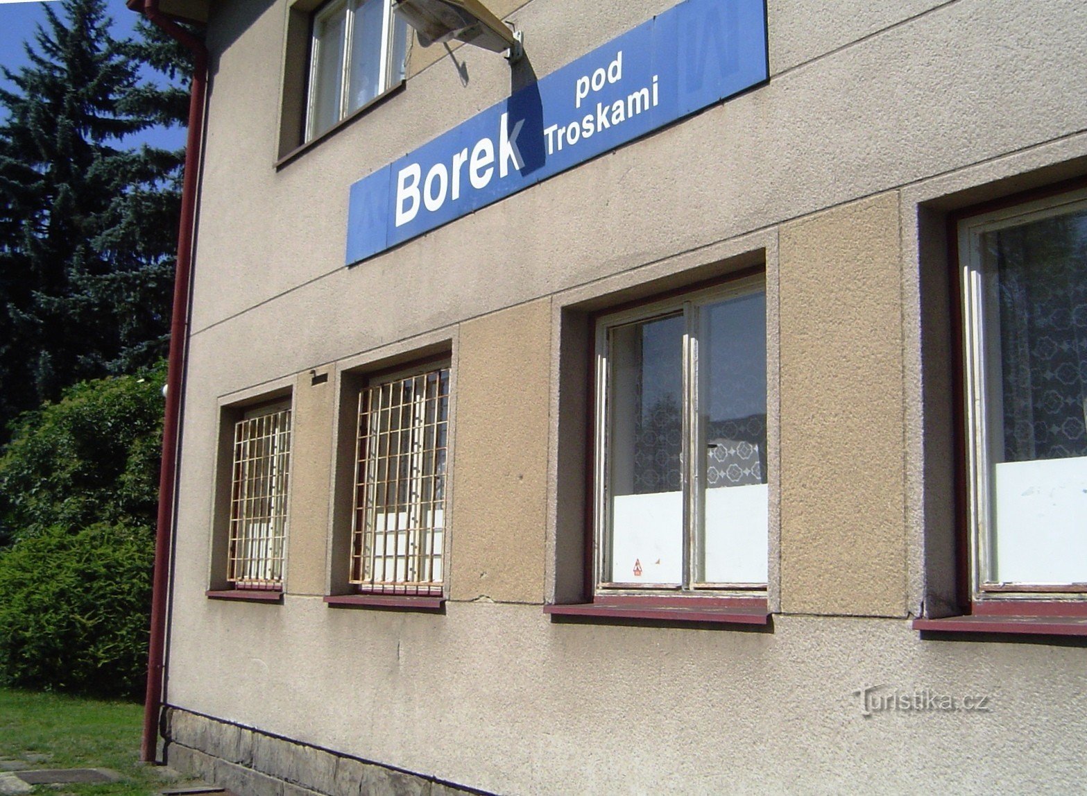 Borek pod Troskami - žel. stanice