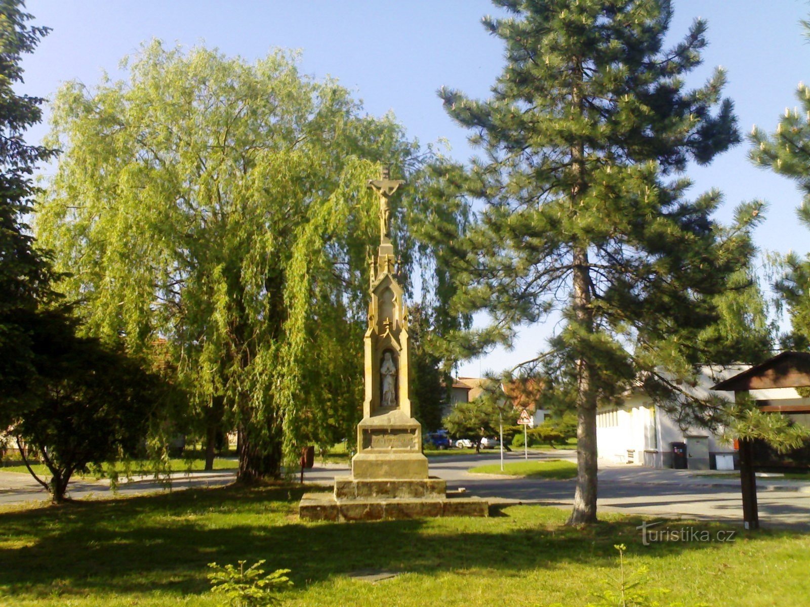 Borek - spomenik raspeću