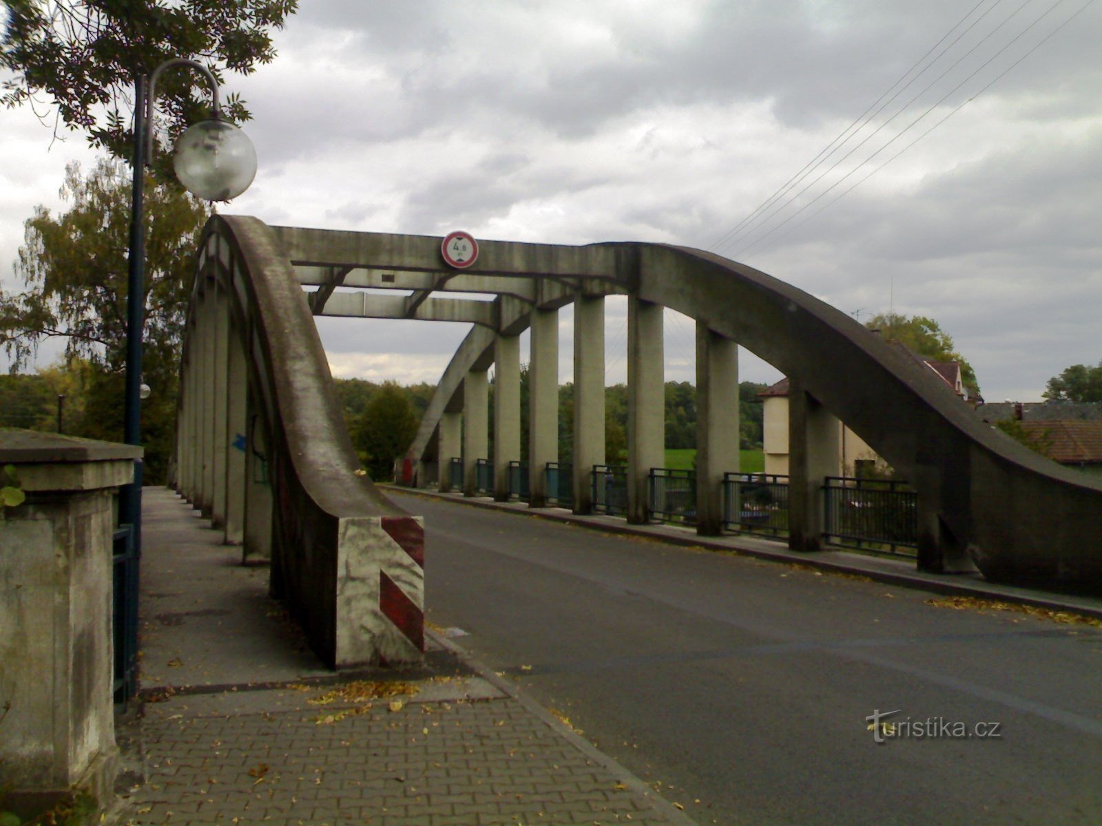 Borohrádek - Bogenbrücke