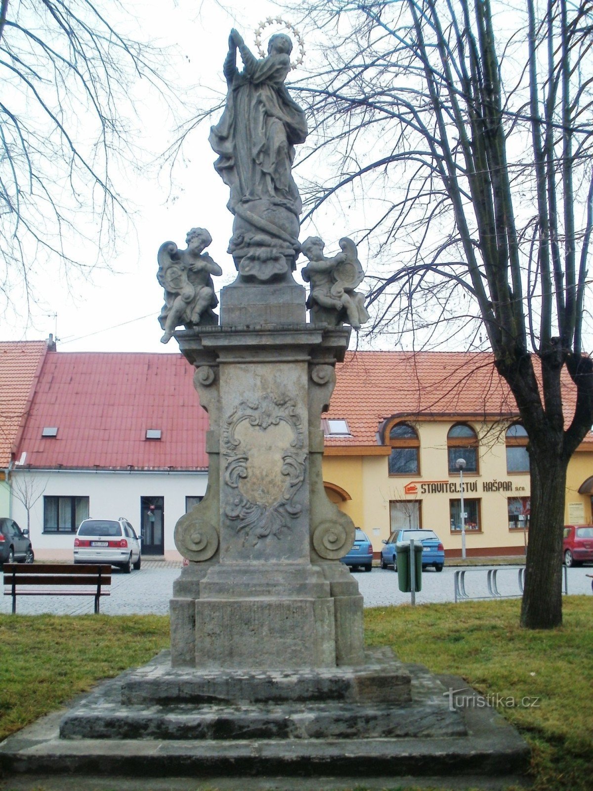 Borohrádek - beeld van de Maagd Maria