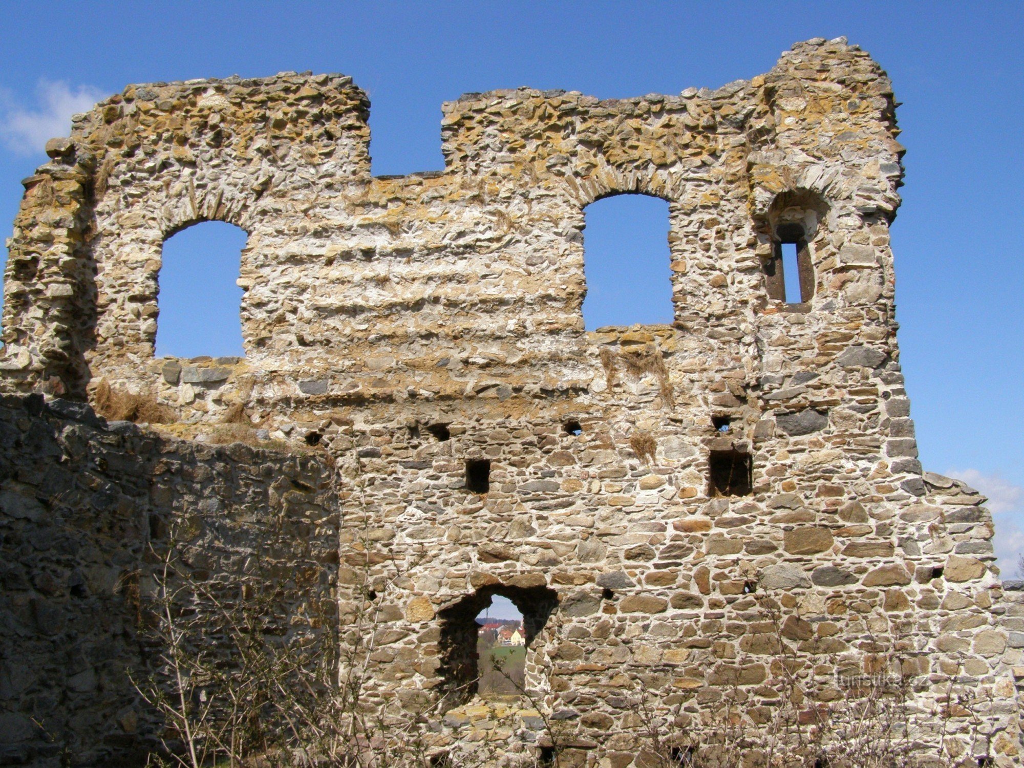 Borotín - en ruin