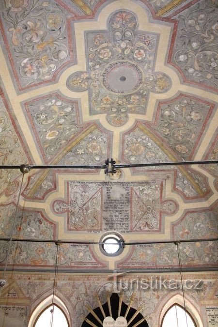 Boskovice - synagoge - beschilderd plafond