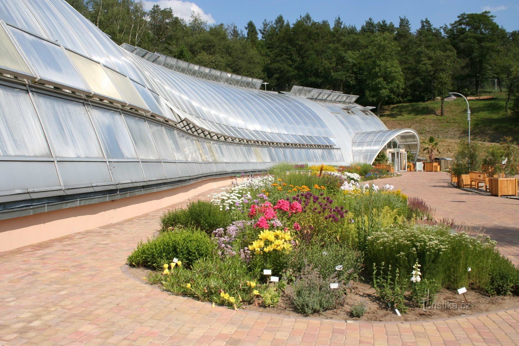 Botaniska trädgården hl. av staden Prag i Troja