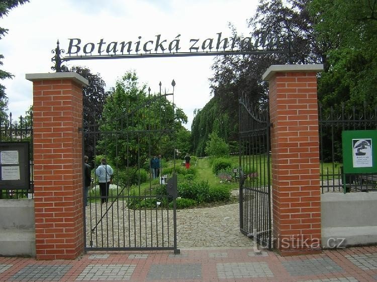 Botanical garden in Tábor: entrance to the garden