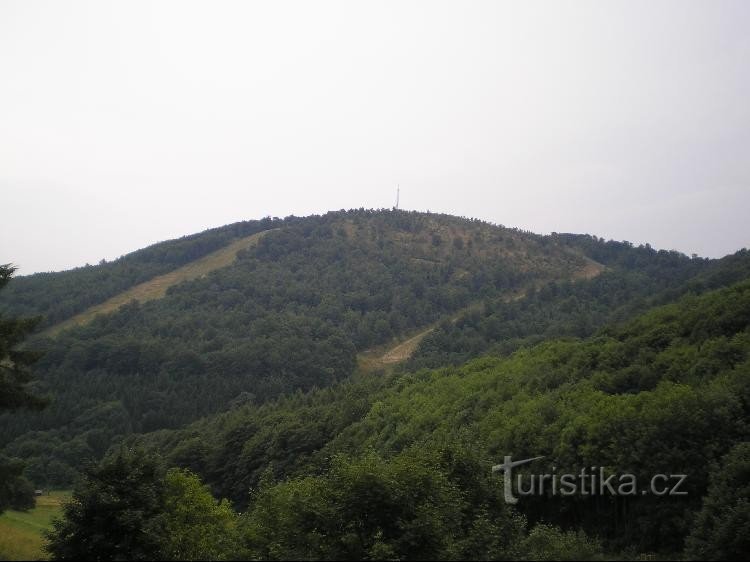 Bouřňák: Pohled na Bouřňák ze silnice