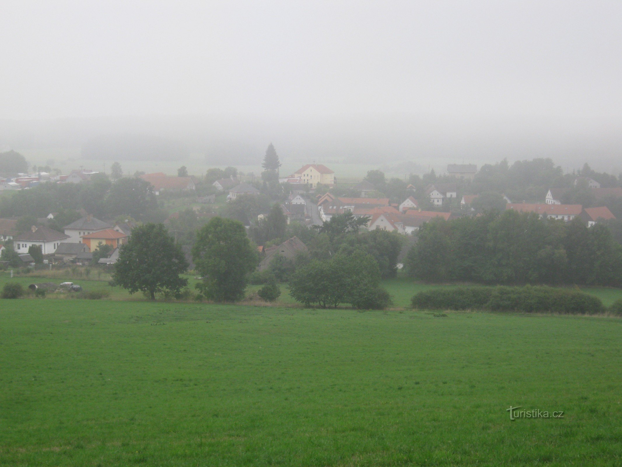 Božejovice v megli