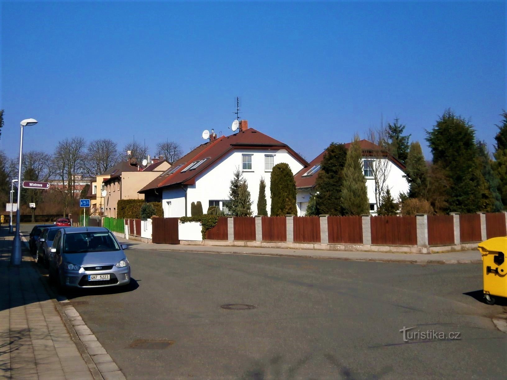 Boženy Němcové čp. 393-394 (Hradec Králové, 18.3.2015)