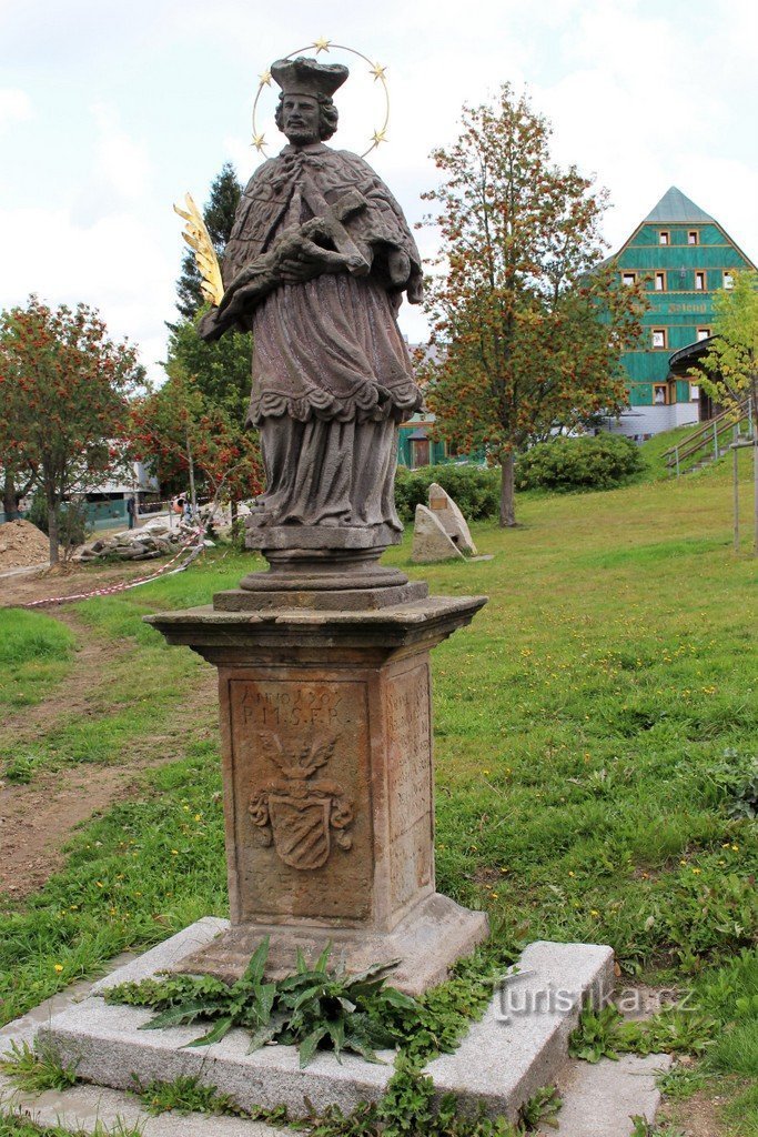 Guds gåva, staty av St. Johannes av Nepomuk