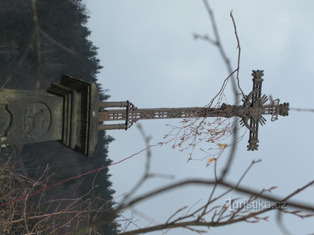 Le tourment de Dieu sous la cascade de Bečkovský