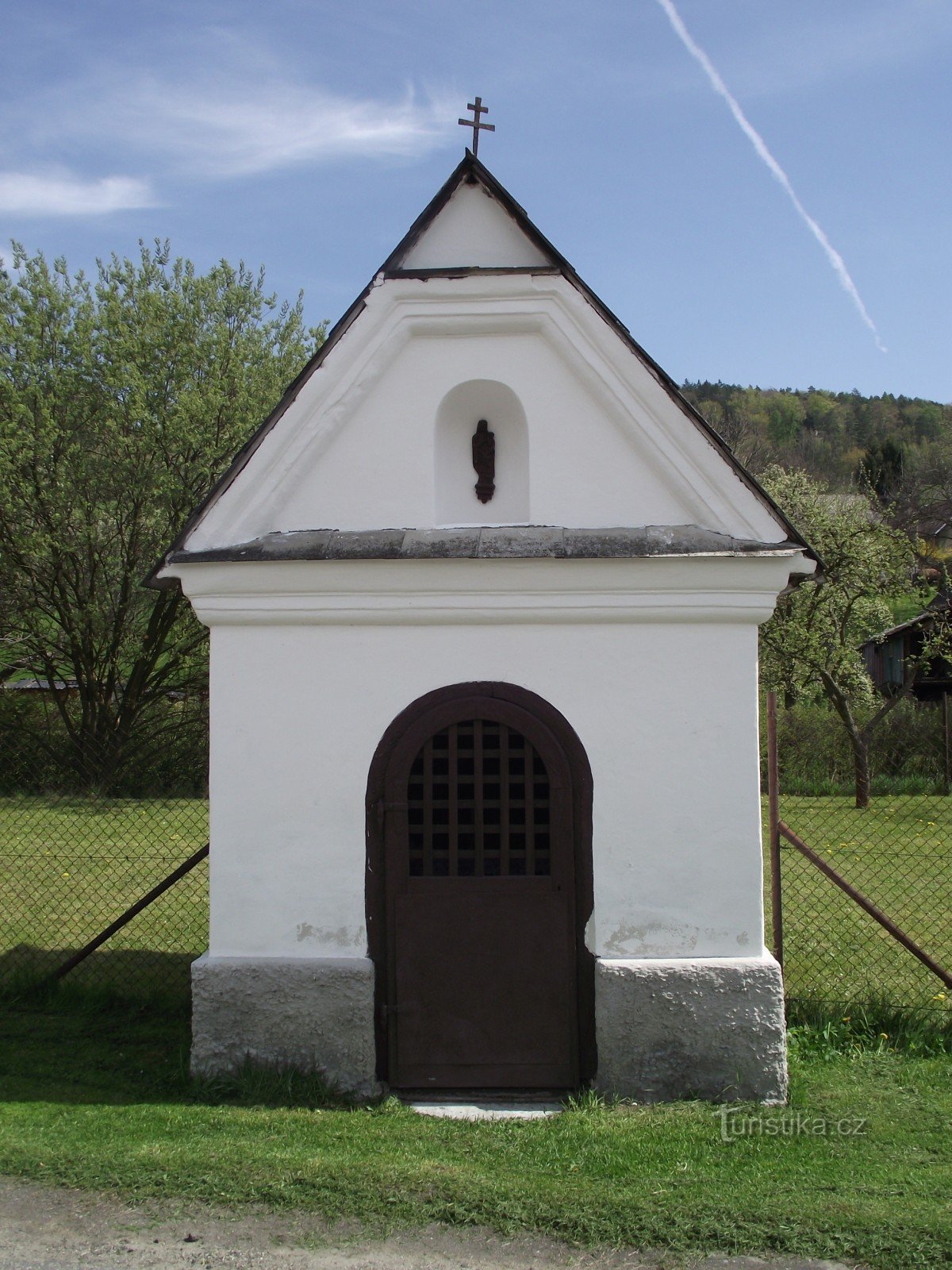 Bratrušov – Pyhän Nikolauksen kappeli. Rocha