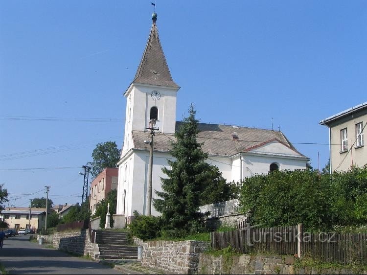 Bravinné, church