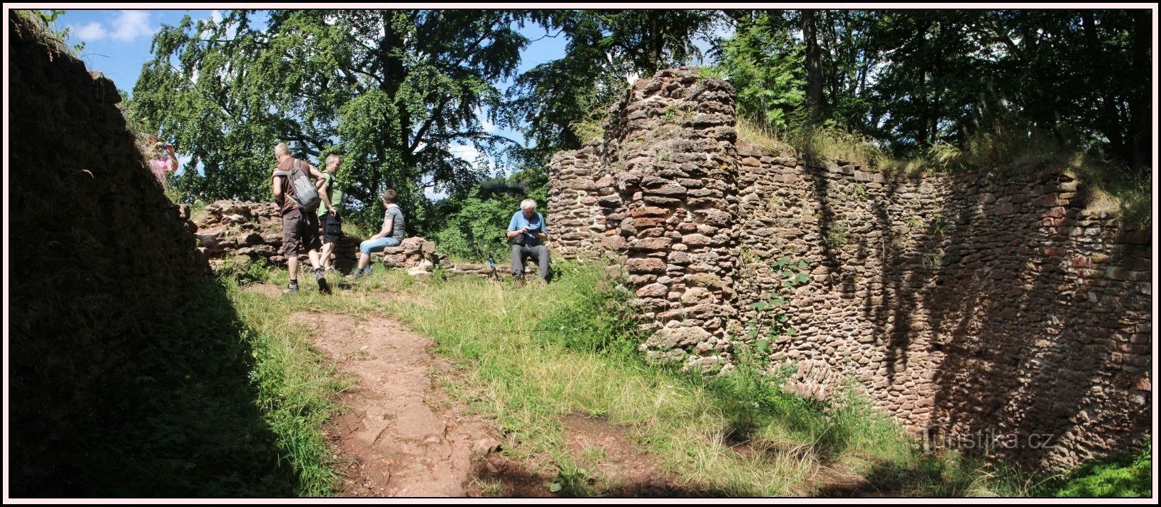 Břecštejn innergård