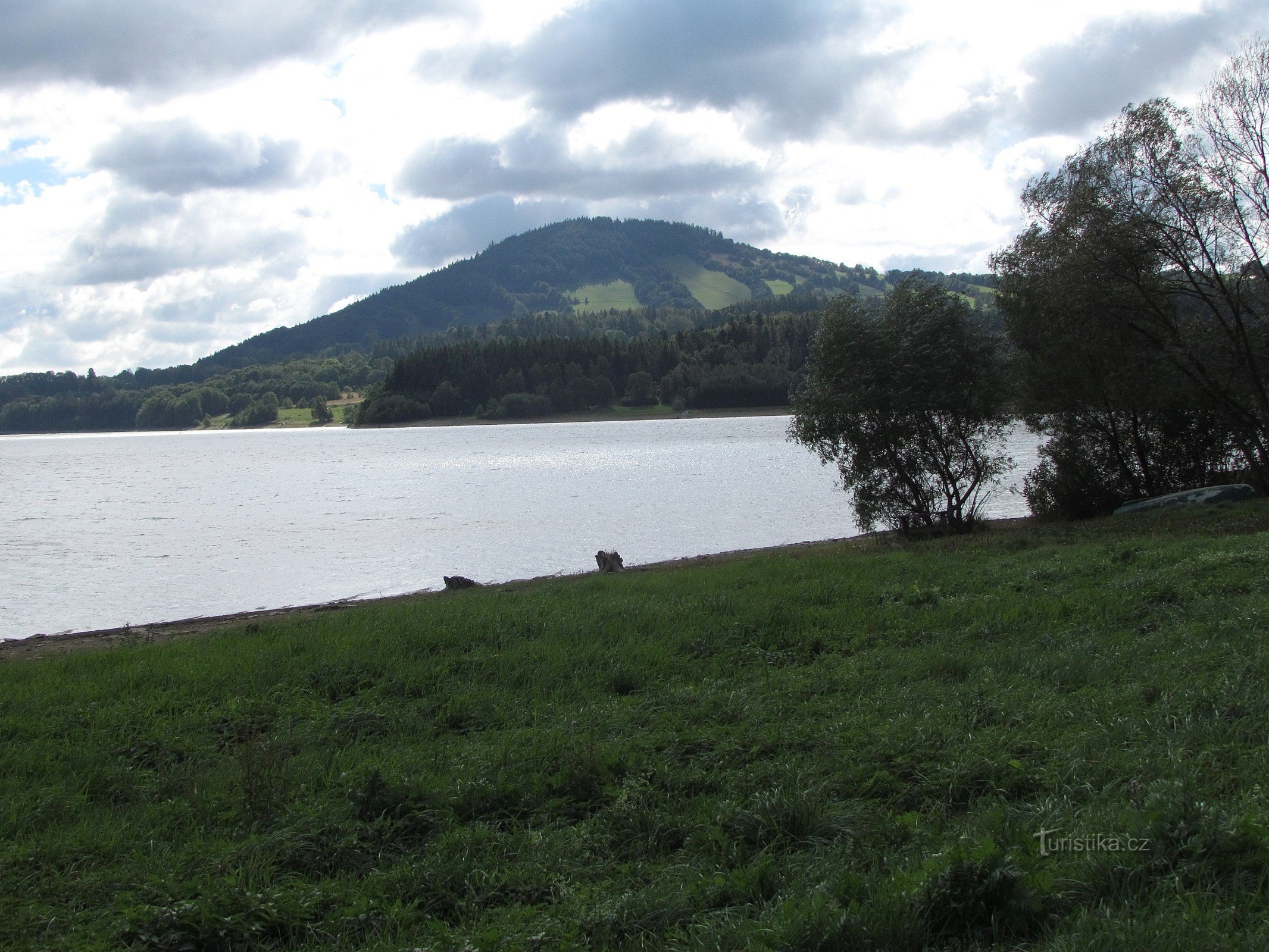 Las orillas del Silesian Harty cerca de Karlovce