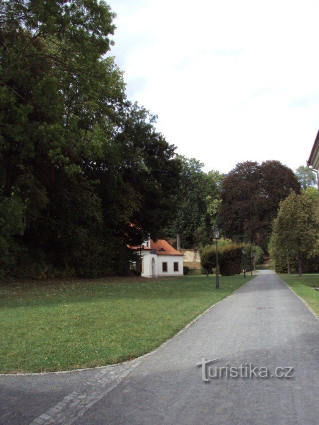 Бржевновский монастырь - первый мужской монастырь в Чехии.