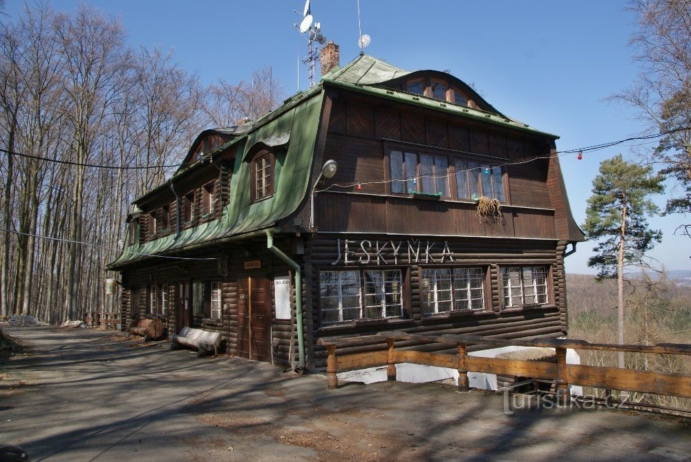 Březina (Luká, cavernas de Javoříčské) – casa de campo Jeskyňka