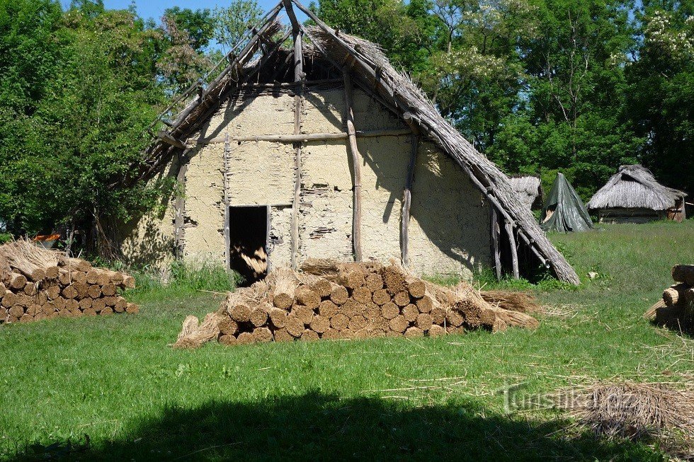 Март - археосканзен