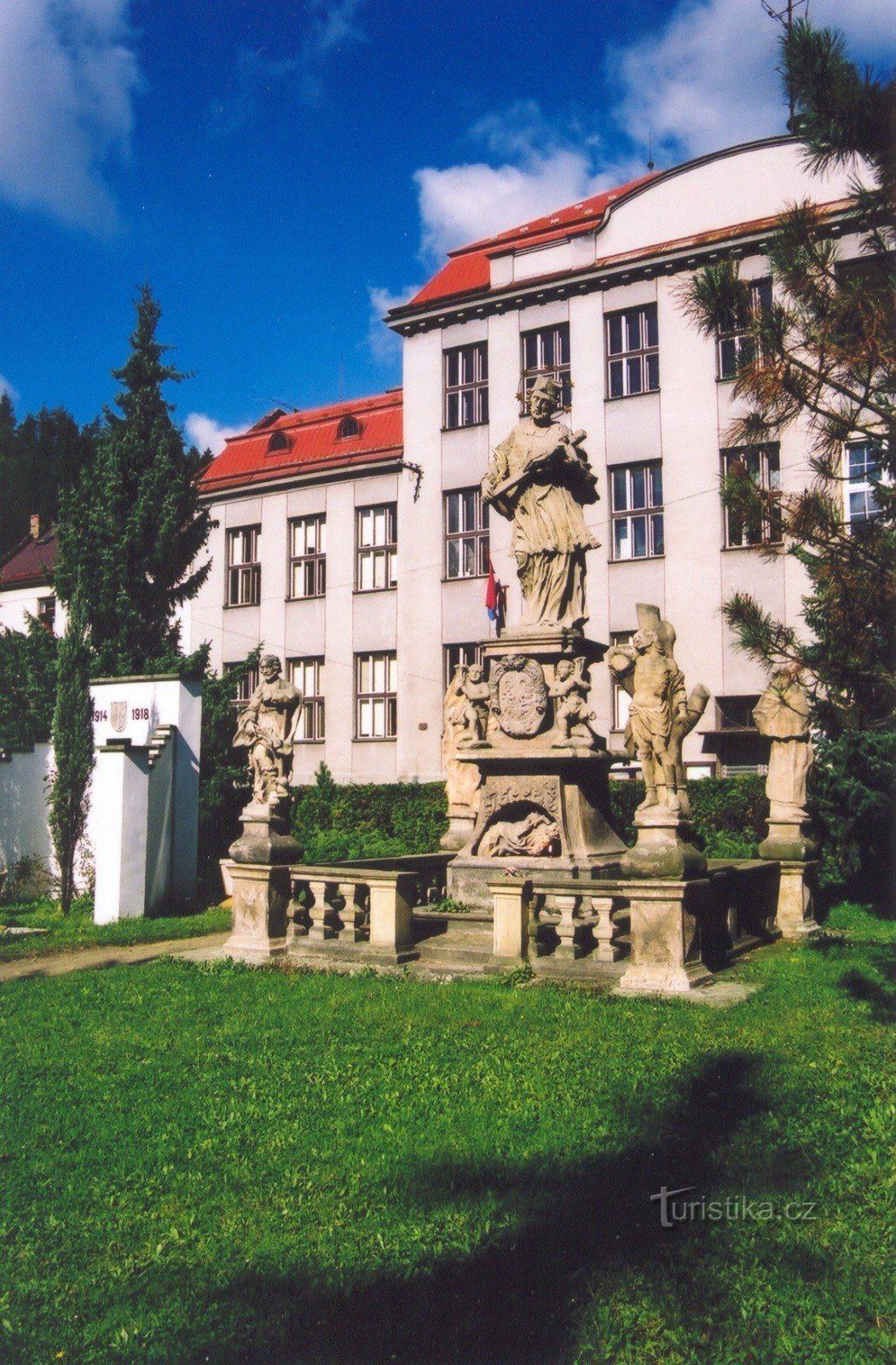Březová nad Svitavou - Szent István szobor. Jan Nepomucký