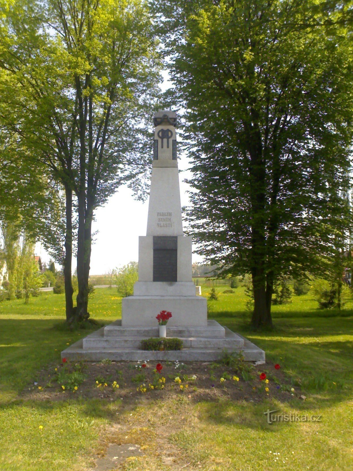 Bříšťany - monumento às vítimas do 1º St. guerra