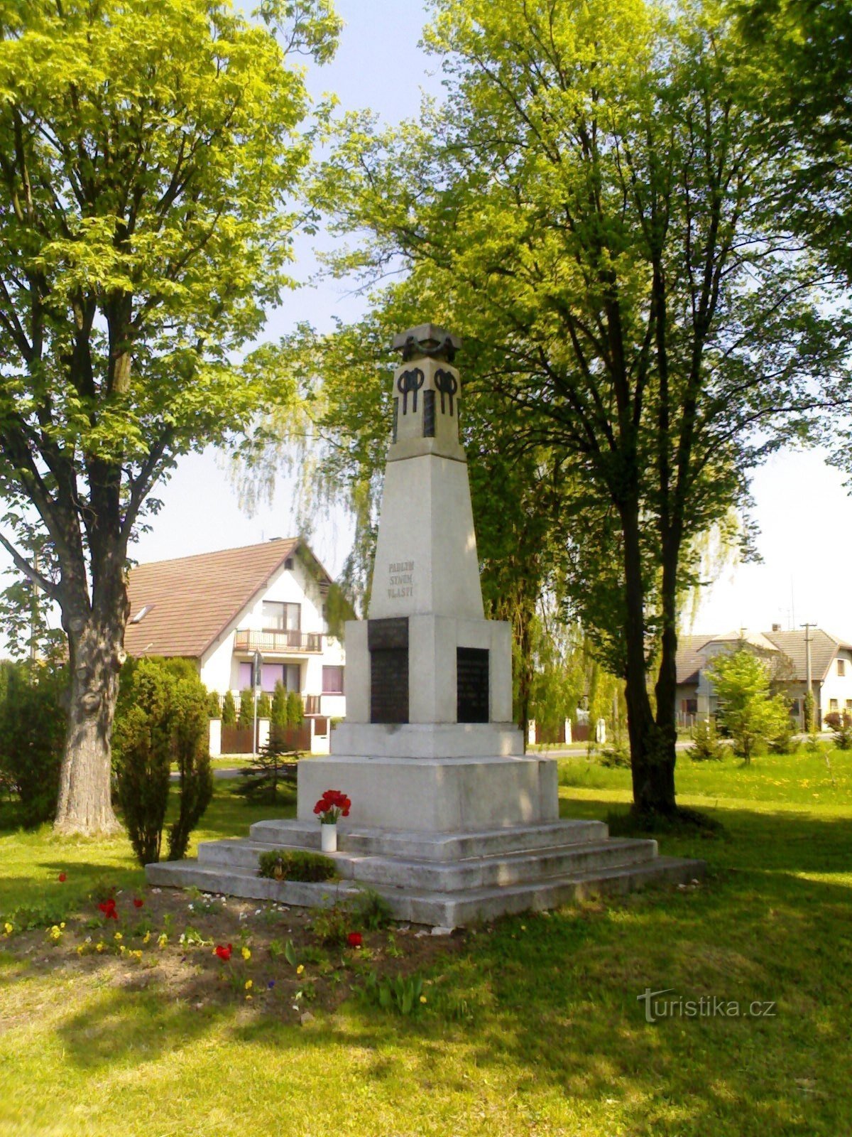 Bříšťany - monumento às vítimas do 1º St. guerra