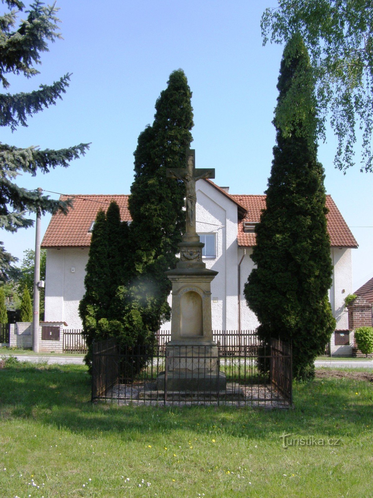 Mesteacan - monument de crucificare