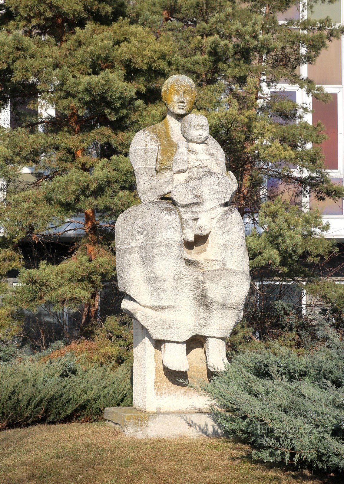 Brno-Bohunice - Motherhood statue