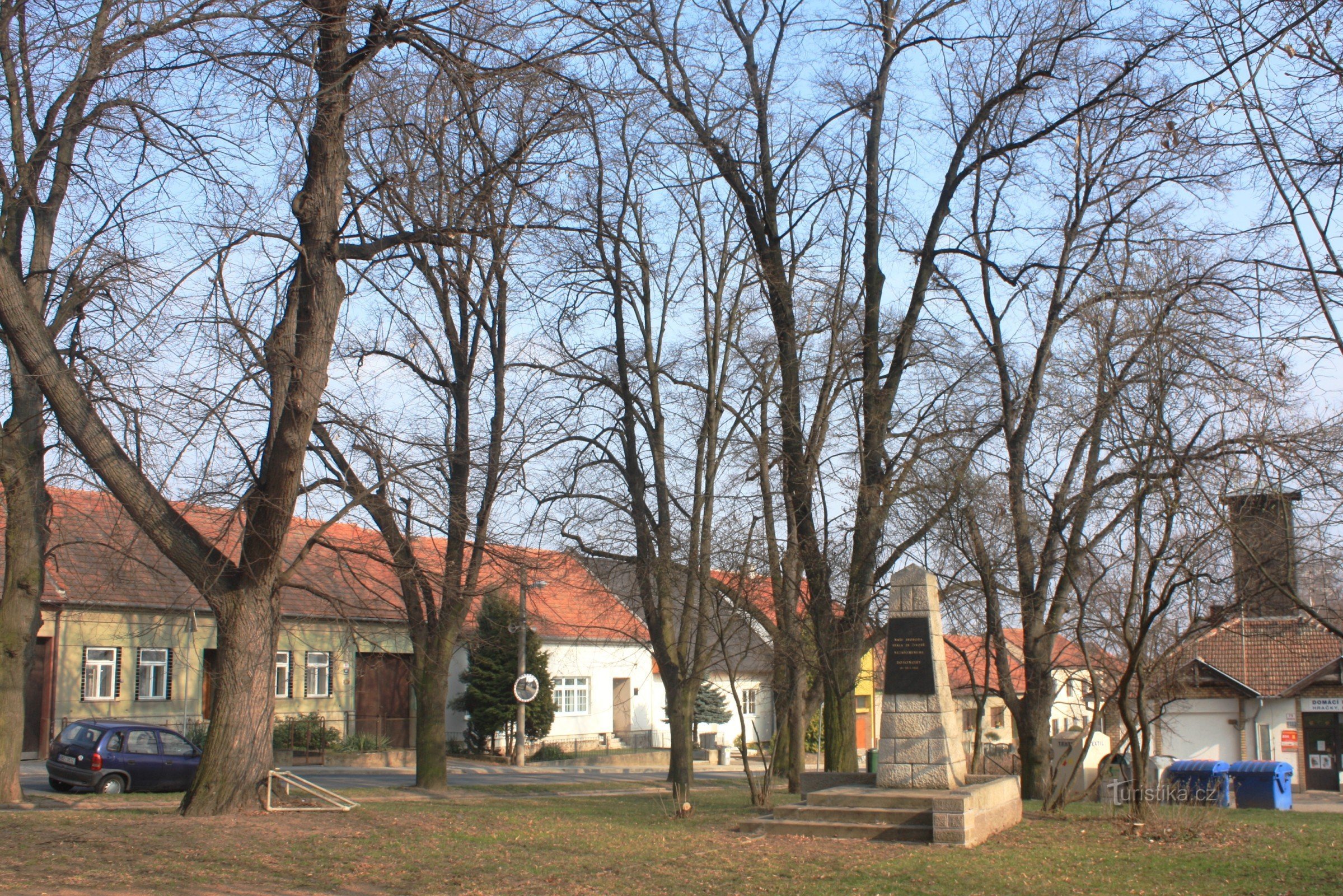 Brno-Bosonohy - linden hundred row