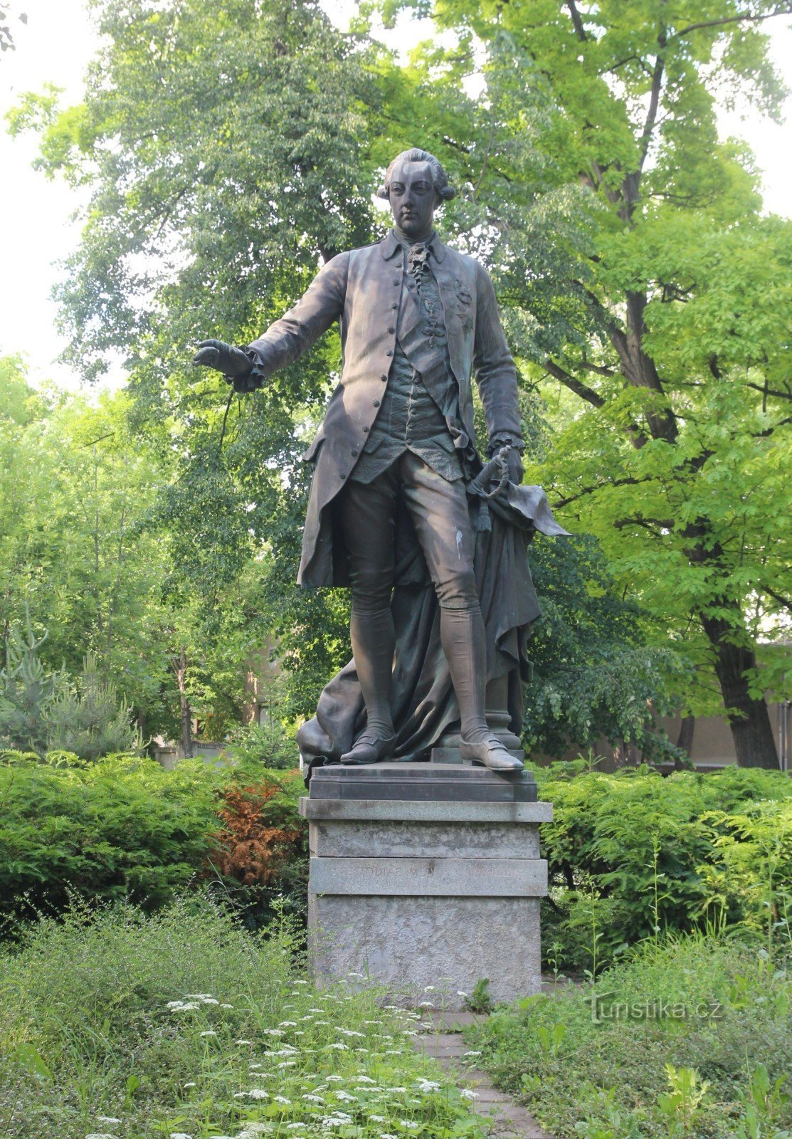 Brno-Černovice - statuia împăratului Iosif al II-lea.