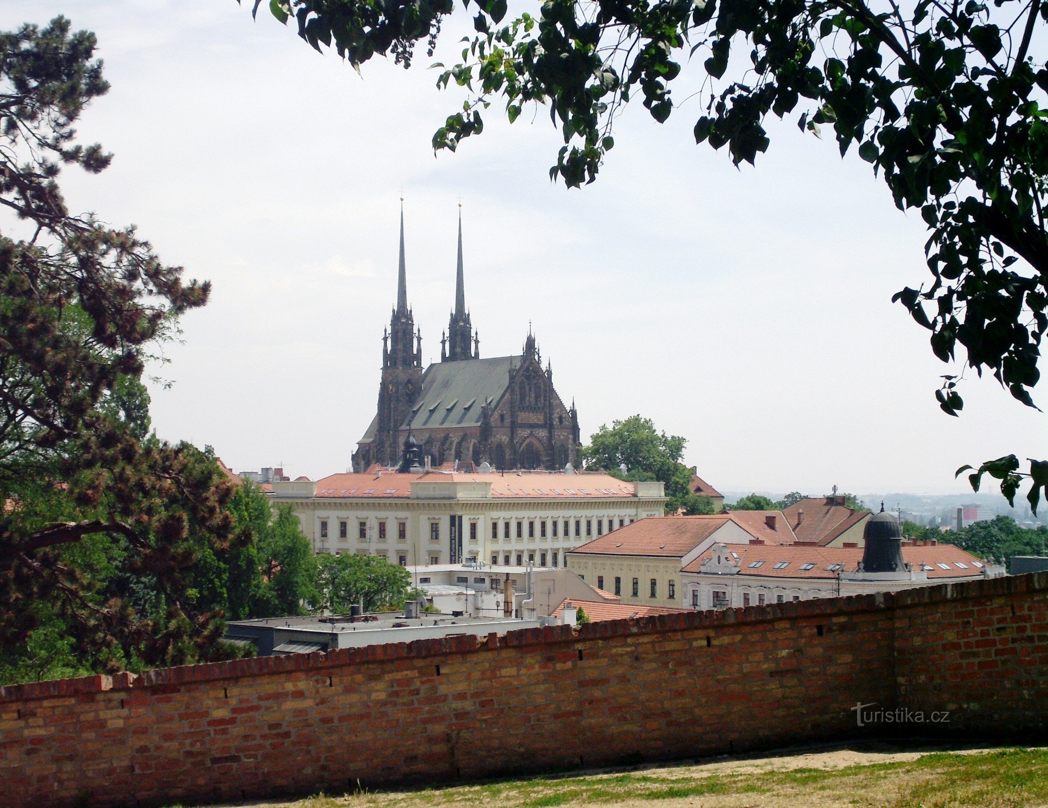 Brno - katedralen St. Peter och Paul