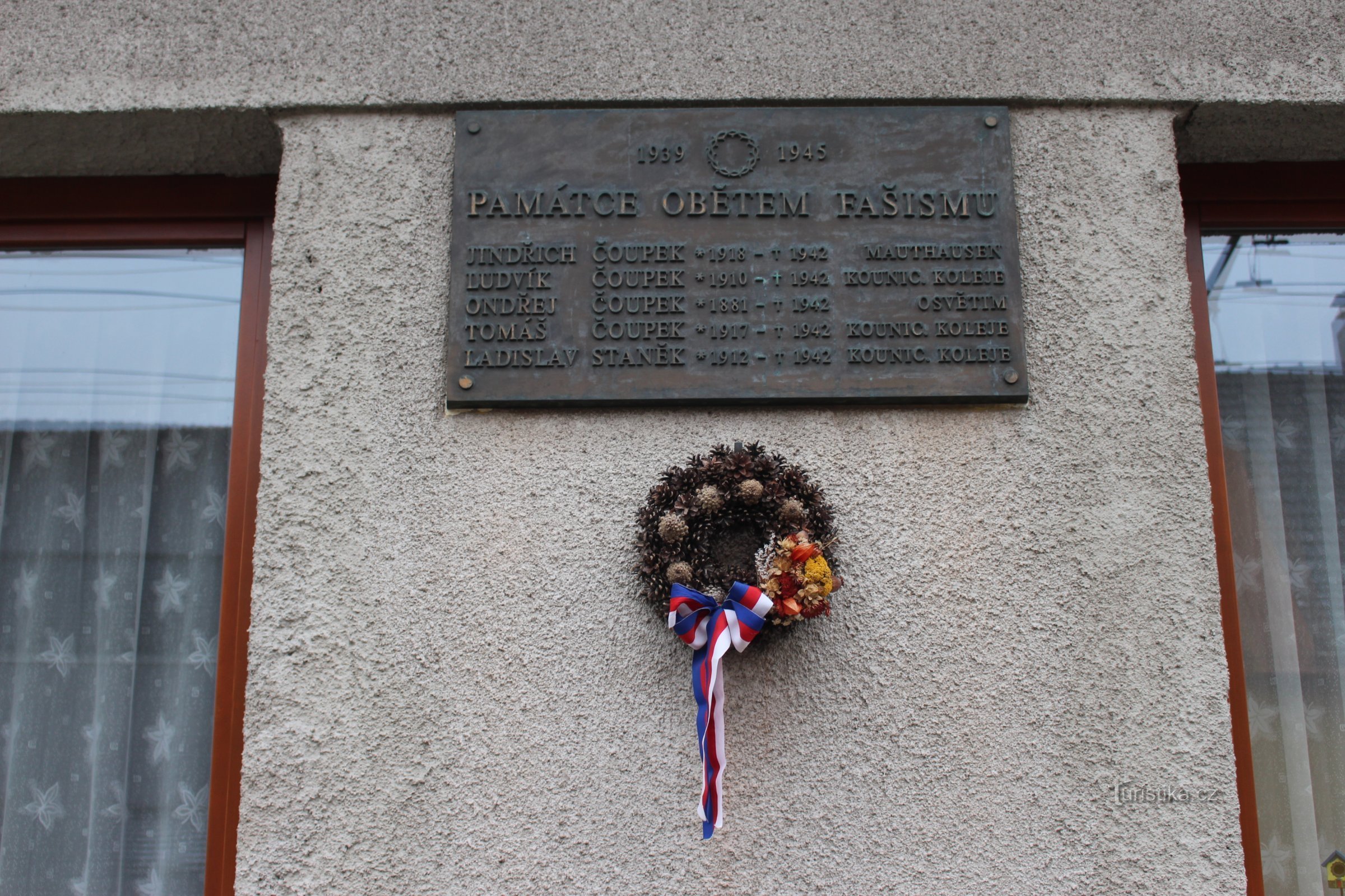 Brno-Komín - commemorative plaque of the Čoupky family