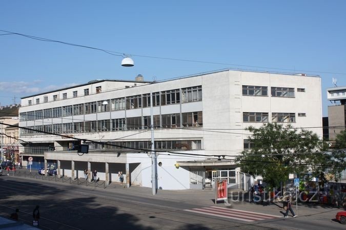 ブルノ - 駅郵便局