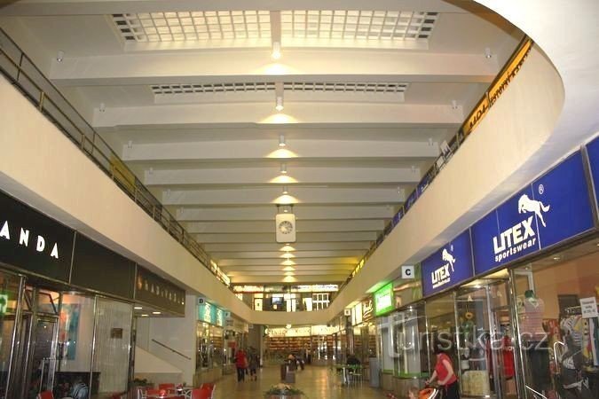 Brno - Alfa-palatset - passage