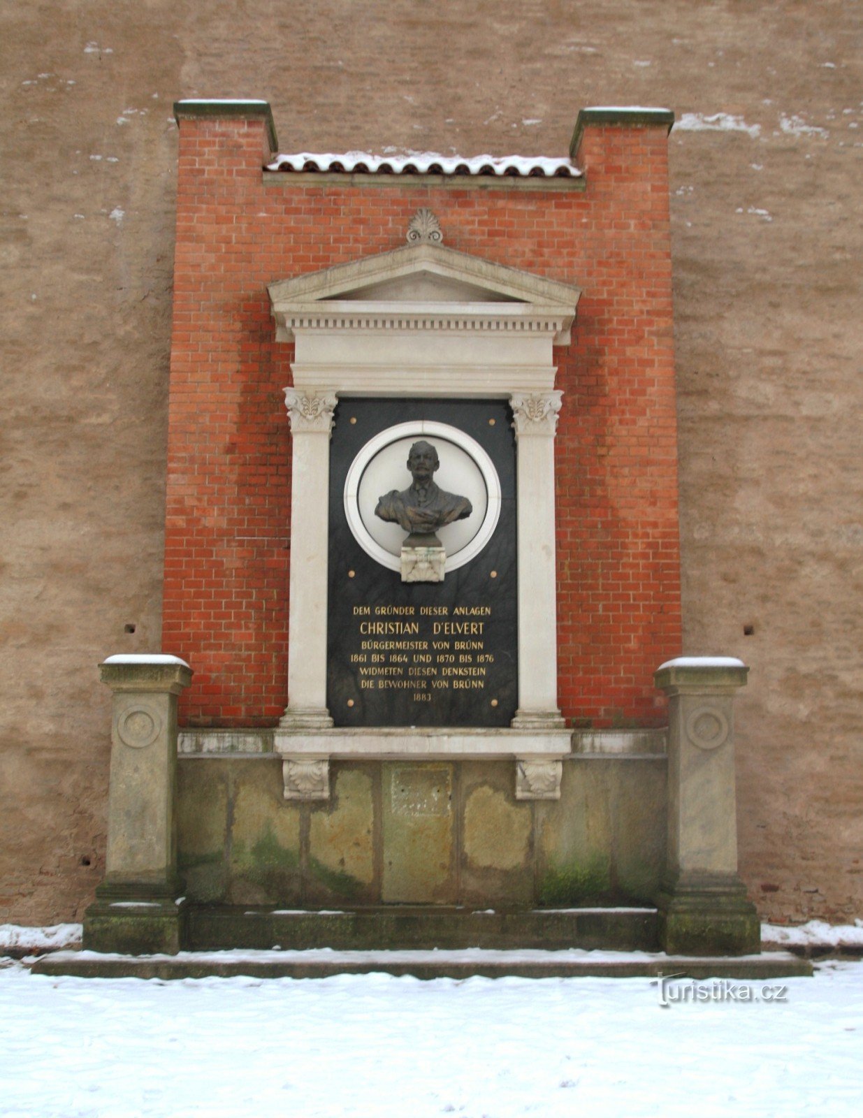 Брно - памятник Кристиану д'Эльверту