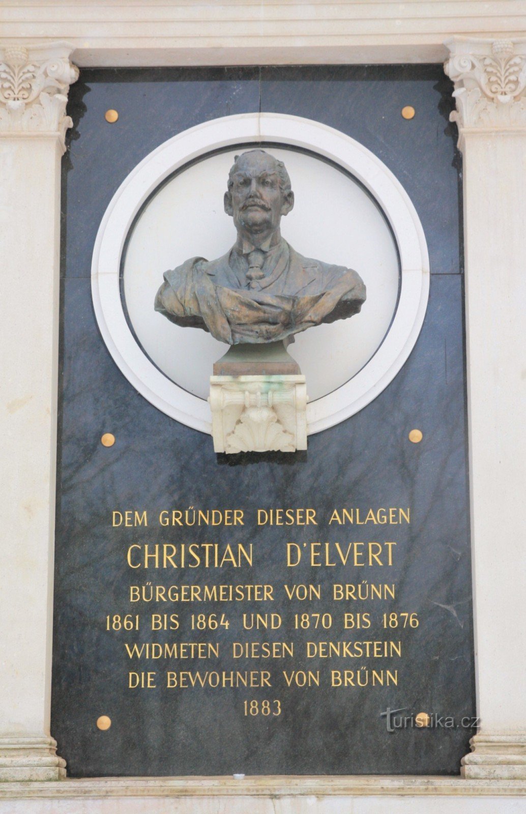 Брно - пам'ятник Крістіану д'Ельверу