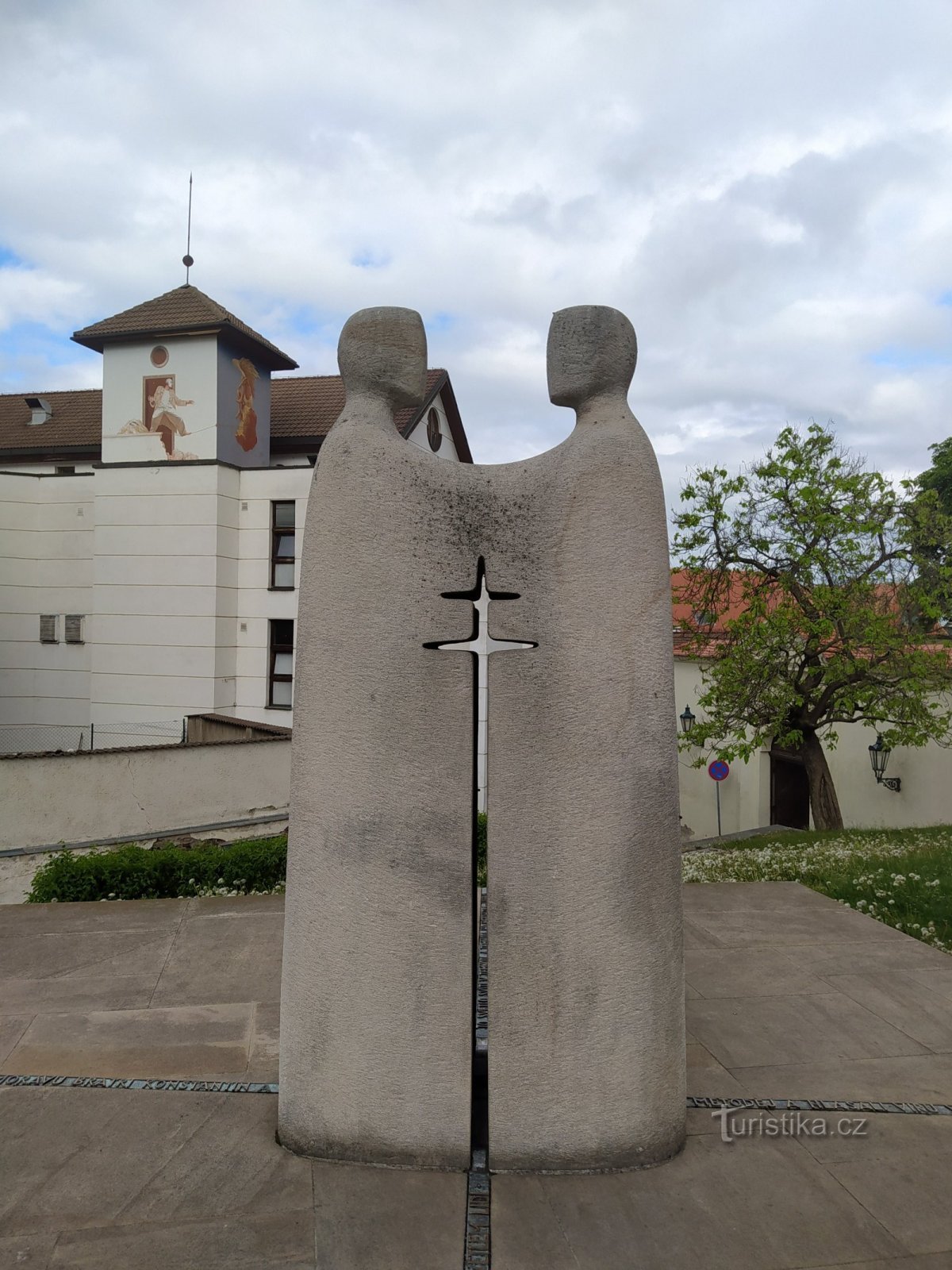 Brno, Petrov, Sousoší st. Cyrillus en Methodius
