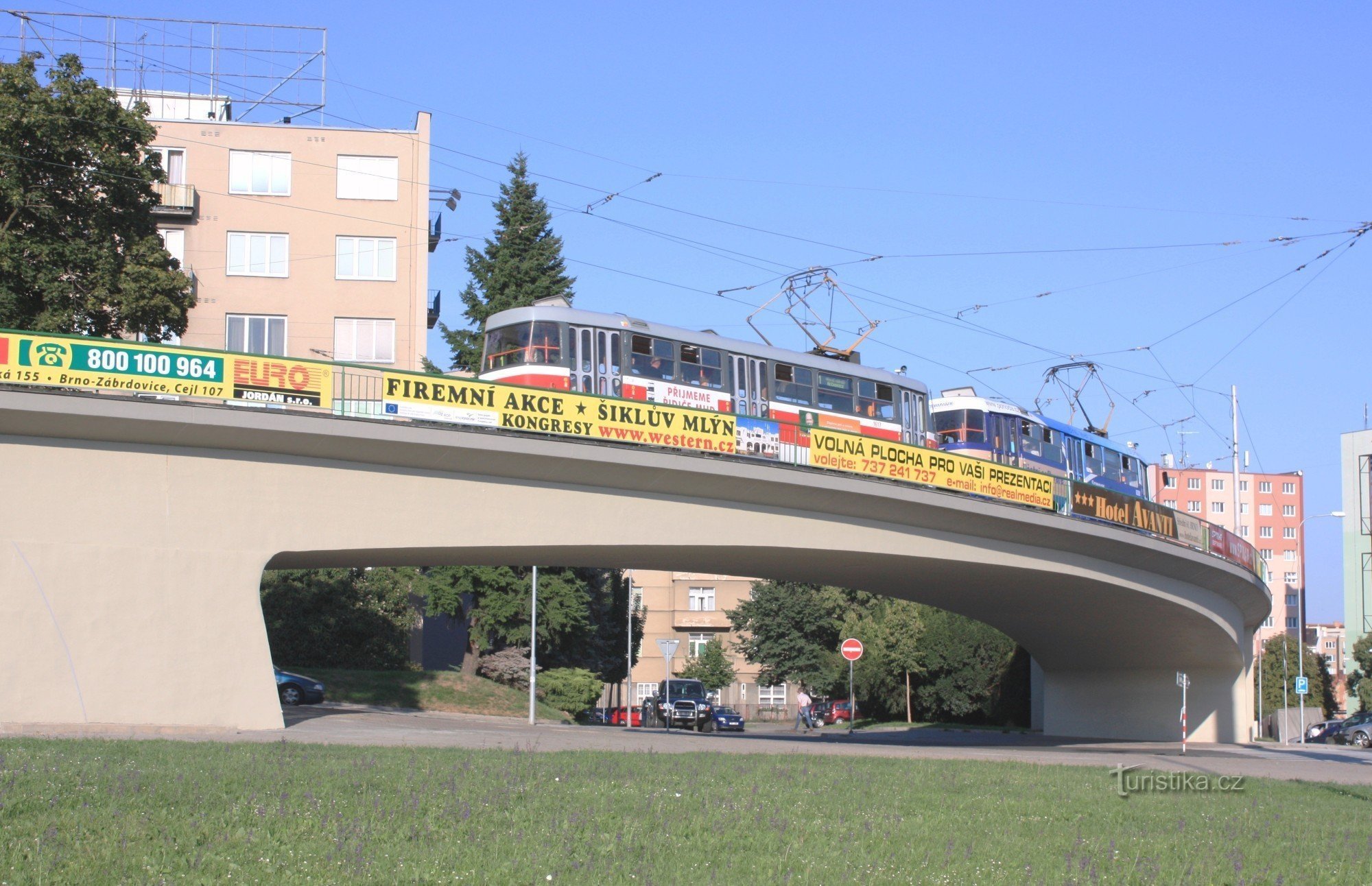 Brno-Pisárky - pod de tramvai