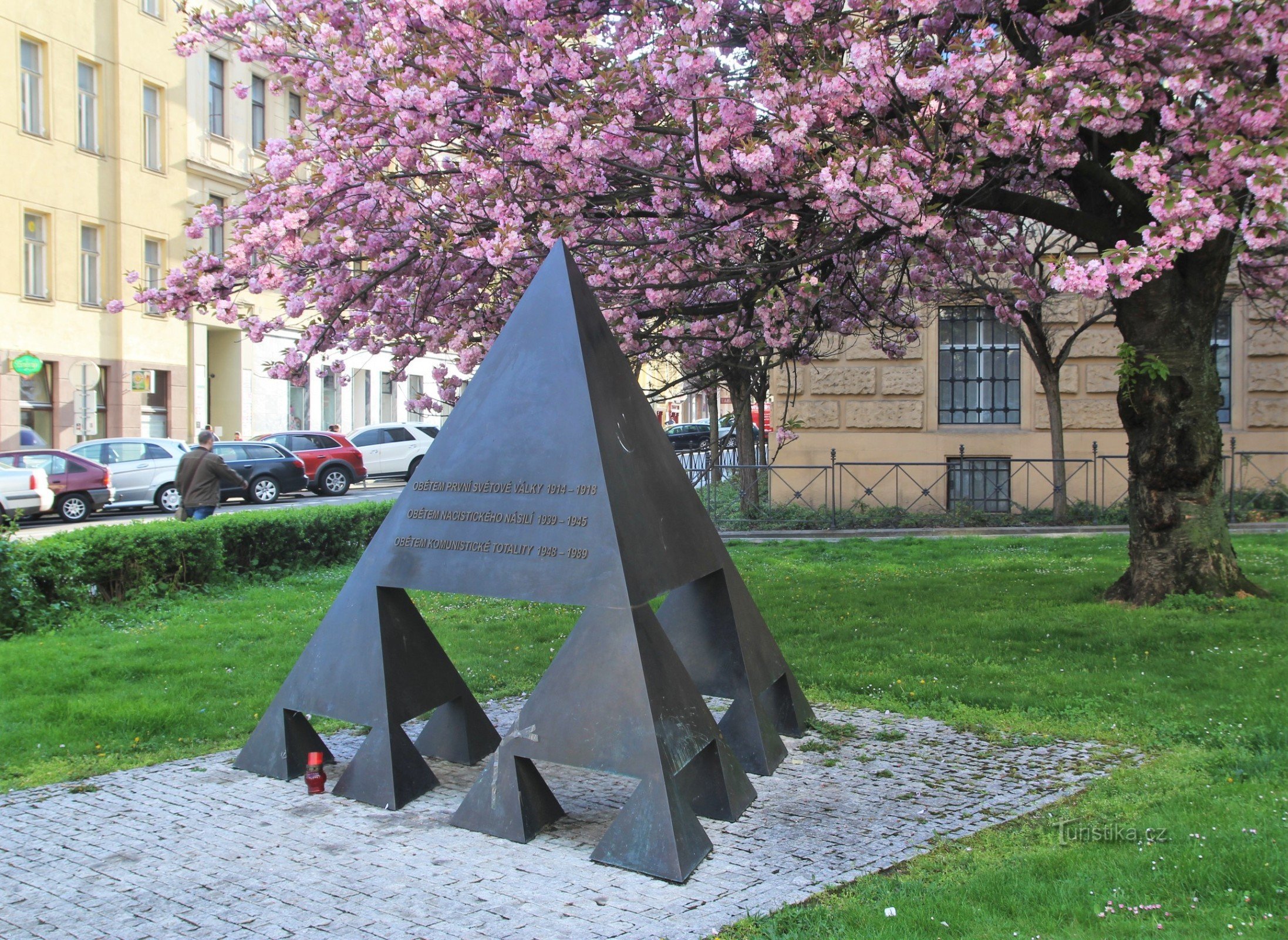 Brno - monument al celor trei rezistențe